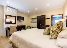 Sheppard Boutique Hotel 4