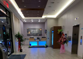 Holiday Inn Express JAMAICA - JFK AIRTRAIN - NYC by IHG 2