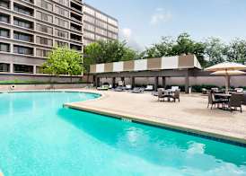 DoubleTree by Hilton Hotel & Suites Houston by the Galleria 5