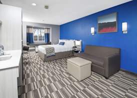 Microtel Inn & Suites by Wyndham Bethel/Danbury 5