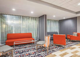 La Quinta Inn & Suites by Wyndham DC Metro Capital Beltway 3
