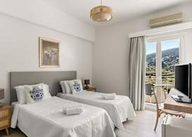 Paradise Art Hotel by Mr and Mrs White 5