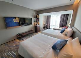 Guangzhou Dong Fang Hotel 3