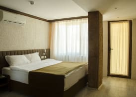 Patron Hotel 5