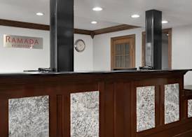 Ramada by Wyndham Cedar Rapids South 3