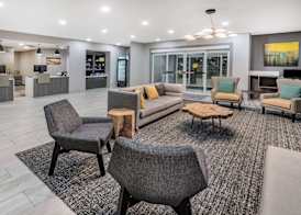 La Quinta Inn & Suites by Wyndham Ardmore 2