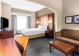 Comfort Suites Vincennes 4