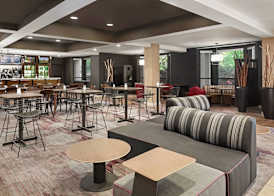 Courtyard by Marriott Dayton North 2