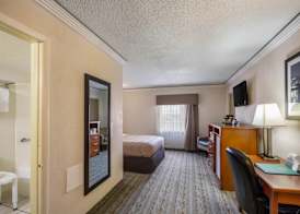Quality Inn & Suites Kansas City - Independence I-70 East 5