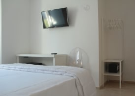 Lamia Room Rentals 4