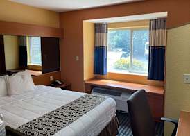 Microtel Inn & Suites Newport News 3