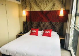ibis Chengdu East Railway Station Hotel 5