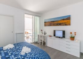 B&B Bianco E Blu 3