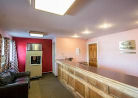 Econo Lodge Hornell 5