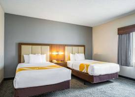 Quality Suites Lansing West 4