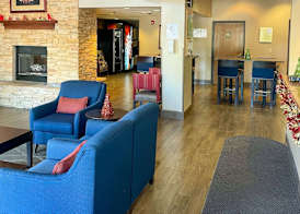 Comfort Inn & Suites Midtown 3