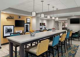 Hampton Inn Champaign Southwest 5