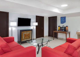 Days Inn by Wyndham Pensacola I-10 3