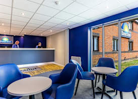 Days Inn by Wyndham Warwick North M40 3