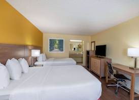 Days Inn by Wyndham Florence/I-95 North 5