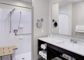 Holiday Inn WINDSOR - WINE COUNTRY by IHG 2