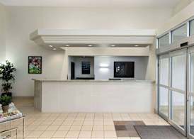 Super 8 by Wyndham St-Jerome 3