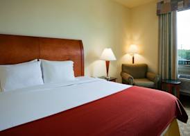 Holiday Inn Express & Suites FAIRFIELD-NORTH by IHG 4