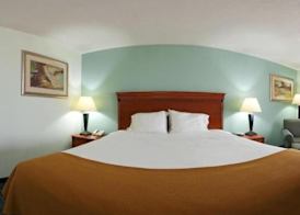 Holiday Inn Express & Suites LAKE OKEECHOBEE by IHG 5