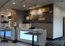 Holiday Inn Express & Suites DALLAS MARKET CTR - LOVE FIELD by IHG 5