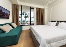 Hotel Adore 3