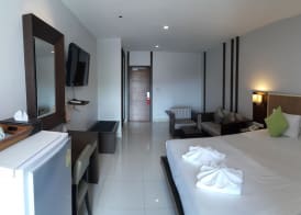 April Suites 4