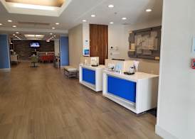Holiday Inn Express & Suites DINUBA WEST by IHG 2