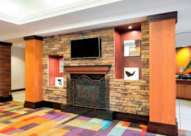 Fairfield Inn & Suites by Marriott State College 4