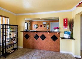 Econo Lodge Inn & Suites San Antonio near Frost Bank Center 3