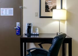 Holiday Inn Express & Suites ATLANTA DOWNTOWN by IHG 4