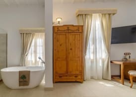 Seranova Luxury Hotel - Adults Only 5
