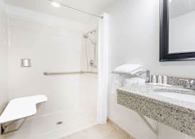 Days Inn by Wyndham Cedar Falls- University Plaza 5