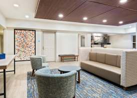 Holiday Inn Express & Suites COLUMBUS AIRPORT EAST by IHG 3