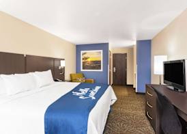 Days Inn & Suites by Wyndham East Flagstaff 5