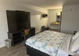 Travelodge by Wyndham Norfolk Airport 3