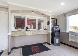 Red Roof Inn Suffolk 4
