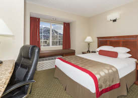 Ramada by Wyndham Frisco 5
