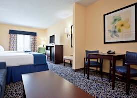 Holiday Inn Express & Suites AKRON REGIONAL AIRPORT AREA by IHG 2