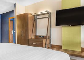 Holiday Inn Express & Suites Clarion by IHG 3