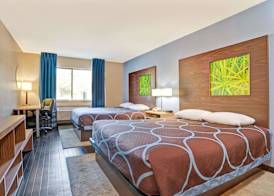Super 8 by Wyndham Louisville Airport 4