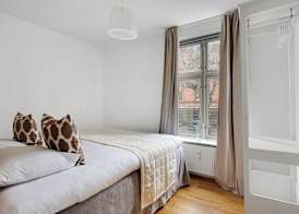 Constantin - Chic 2-Bdr Apt with Balcony 5