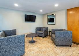 Comfort Inn Kingston - Highway 401 5
