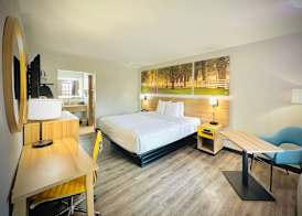 Days Inn Alexandria by Wyndham 2