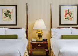 Mayflower Park Hotel 4