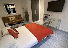 Roland House 5